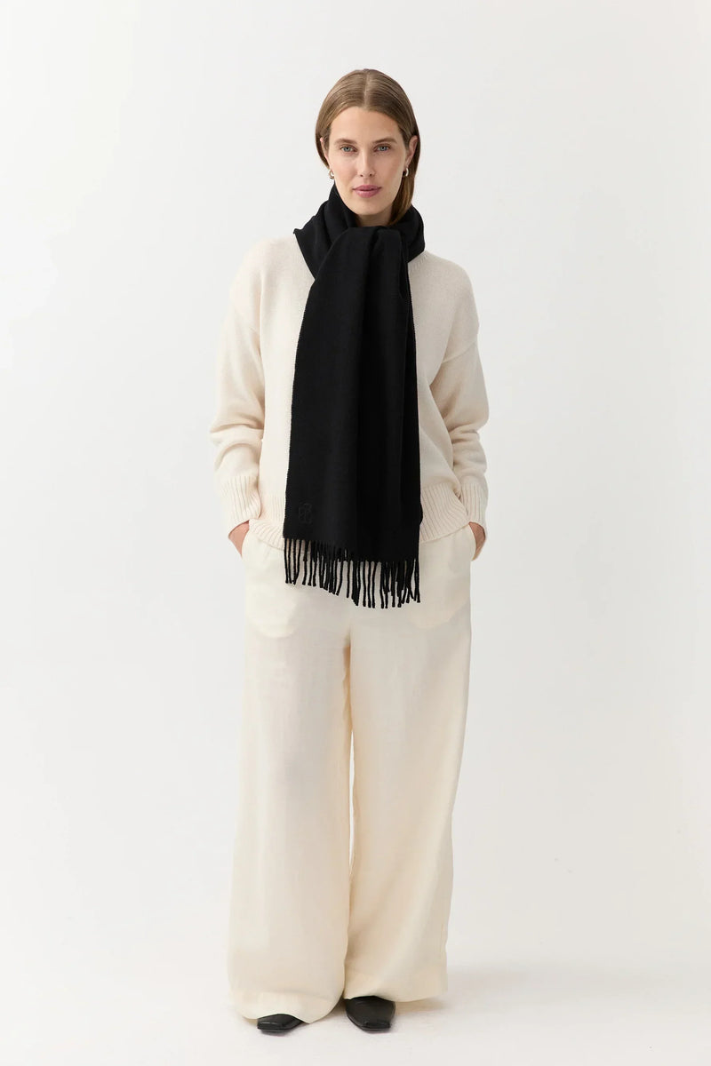 Woven Scarf Black | Sustainable Women's Accessories – The Slow Label