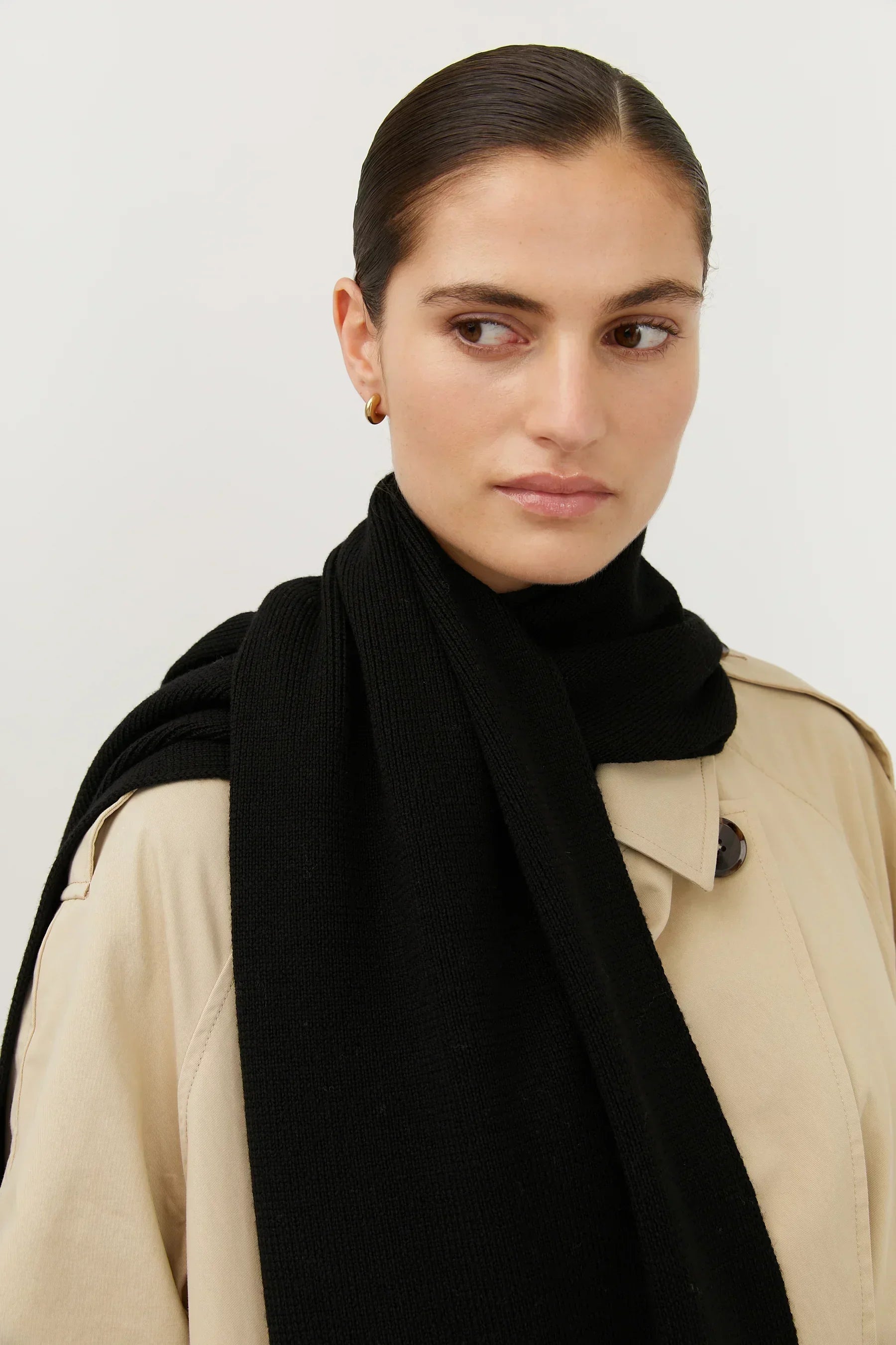 Knitted Scarf Black | Sustainable Women's Accessories – The Slow Label