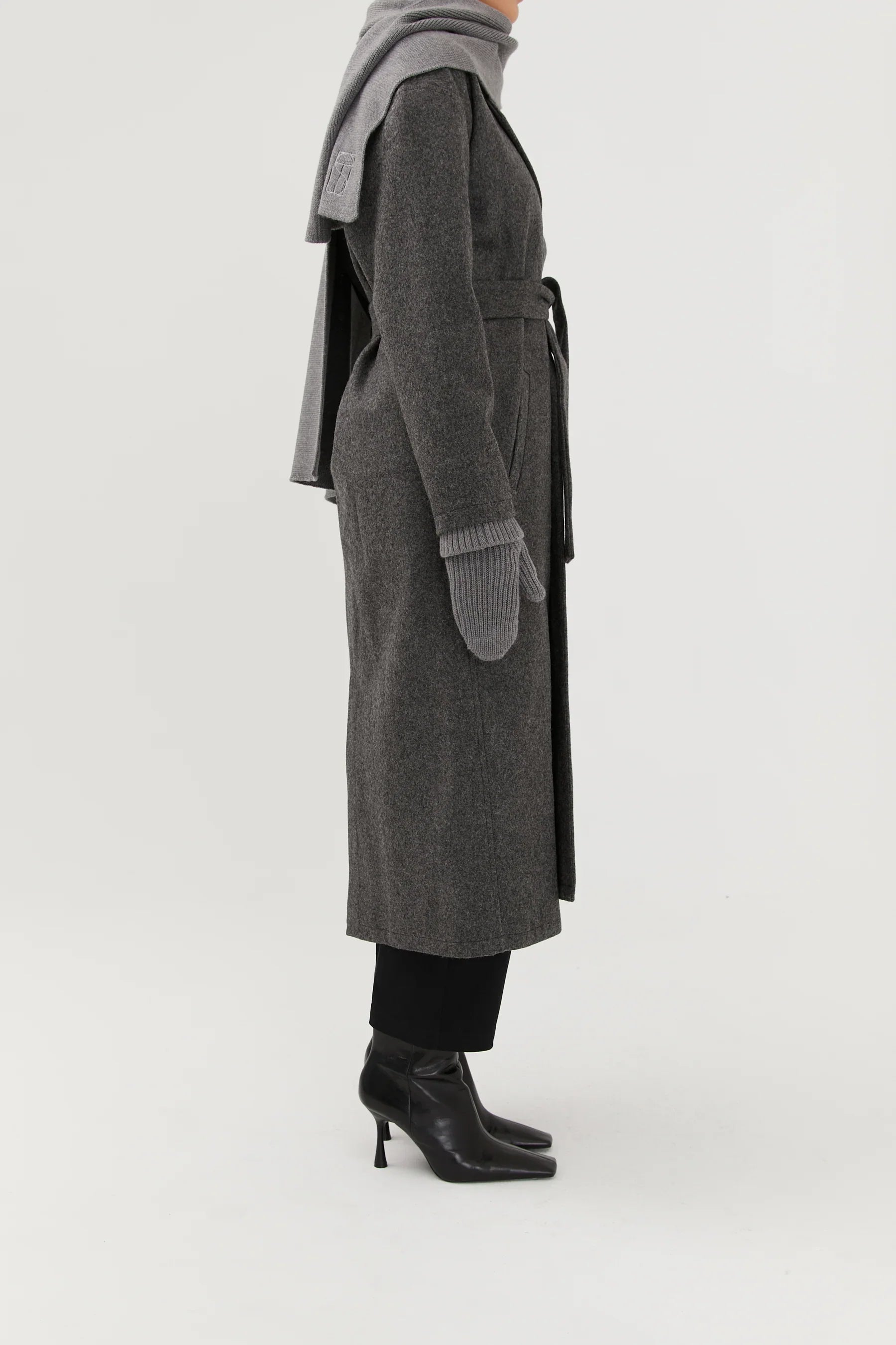 Mittens Grey | Sustainable Women's Accessories – The Slow Label